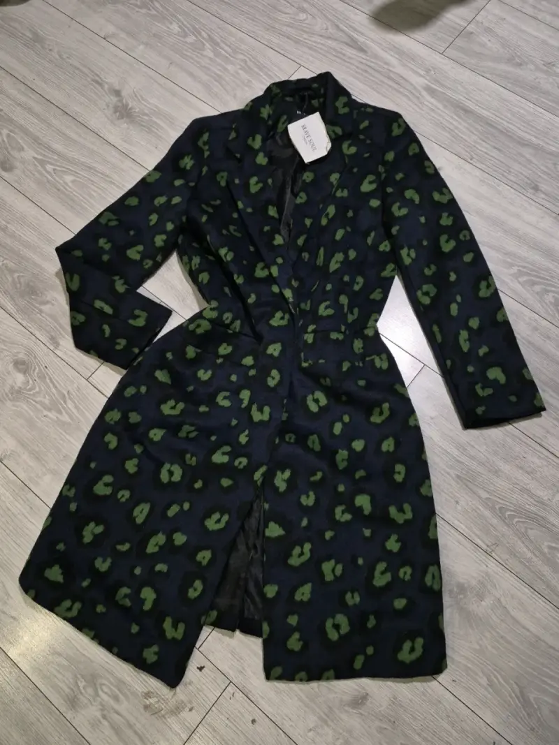 Abrigo con estampado - 1