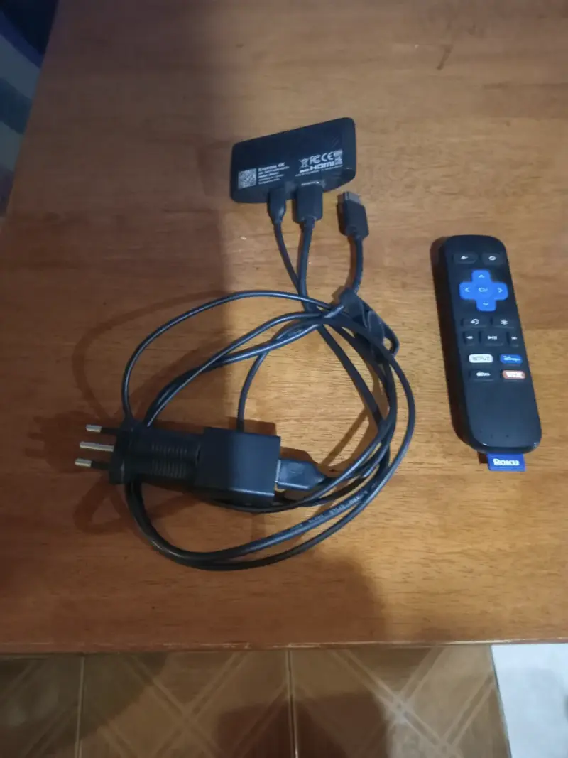 Reproductor multimedia Roku con control remoto - 4