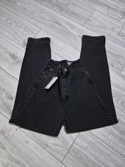 Jeans negros con etiqueta Asos - miniatura 1