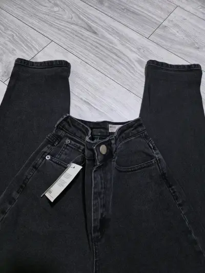 Jeans negros con etiqueta Asos - miniatura 2