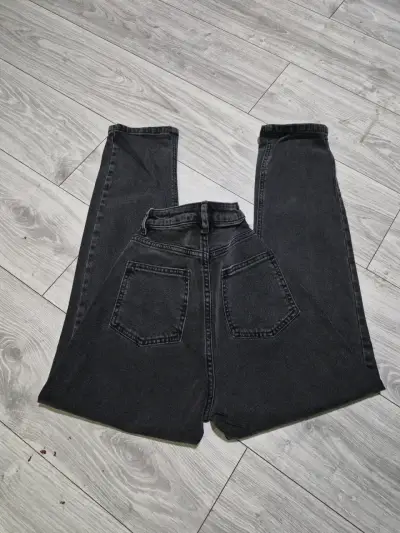 Jeans negros con etiqueta Asos - miniatura 3