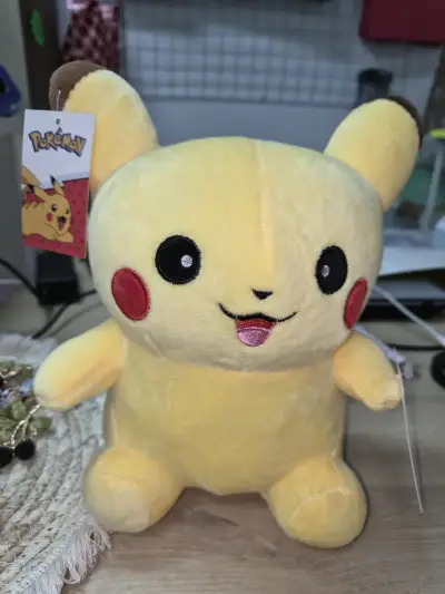 Peluche Pikachu con etiqueta - miniatura 4