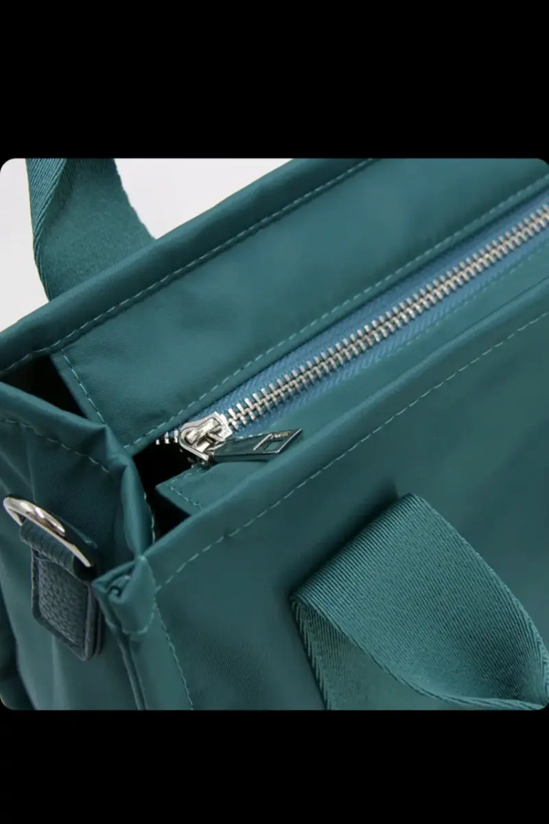 Bolso (roja o verde) con correa ajustable - 4