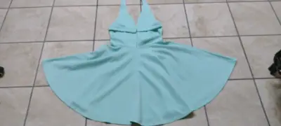 Vestido celeste con adorno plateado - miniatura 4