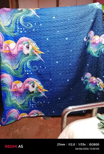 Colcha de unicornio colorida - miniatura 1