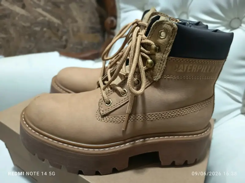 Botas CAT de cuero beige - 3