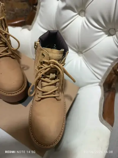 Botas CAT de cuero beige - miniatura 5