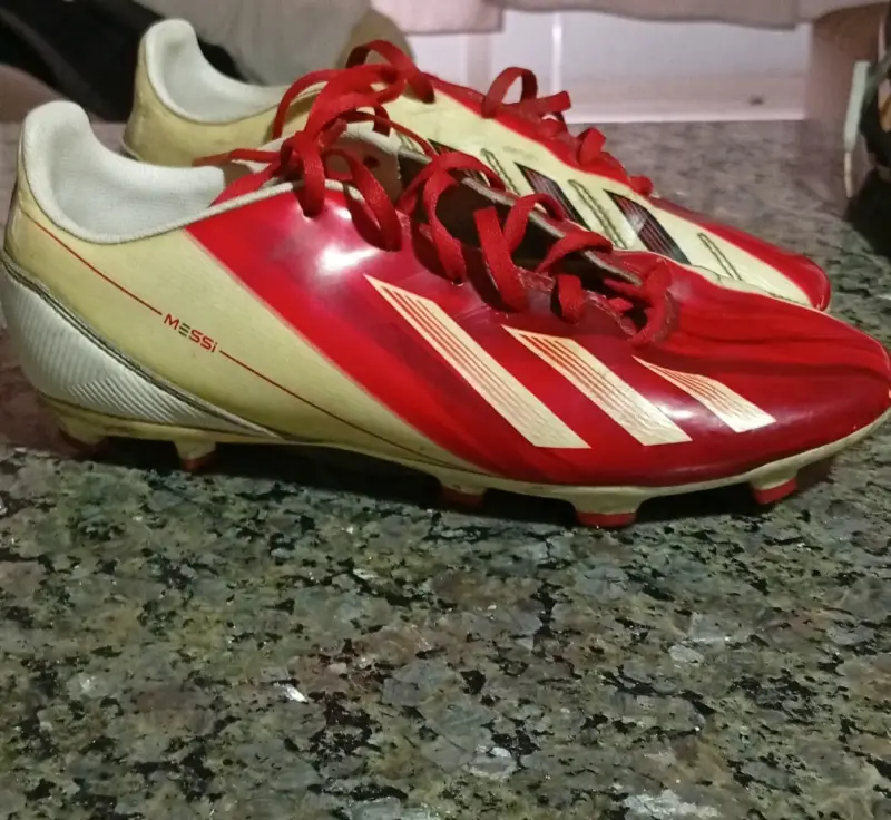Zapatillas de fútbol rojas Messi - 1
