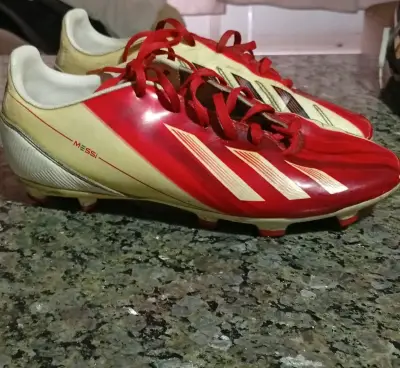 Zapatillas de fútbol rojas Messi - miniatura 1
