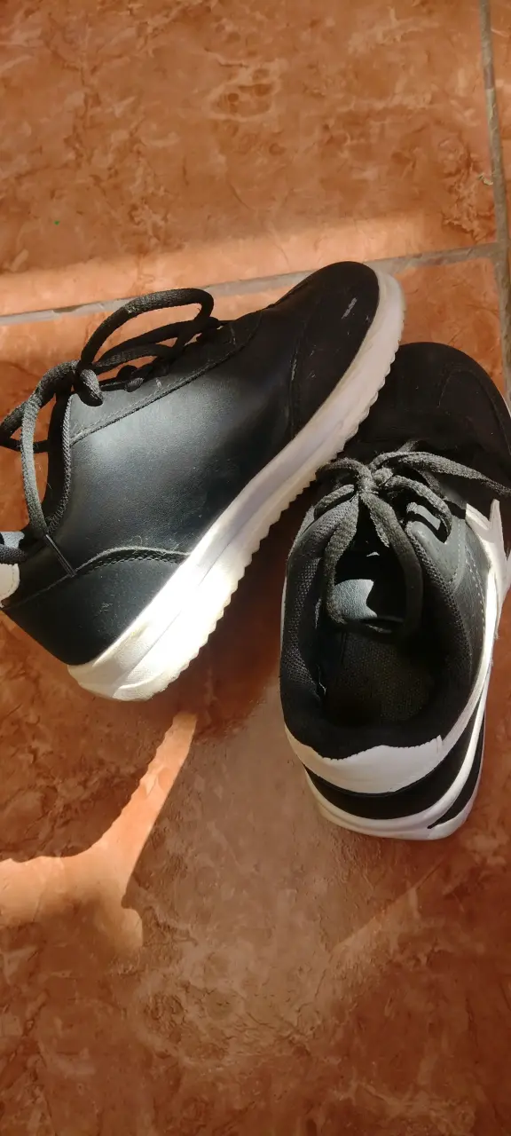 Zapatillas deportivas negras - 1