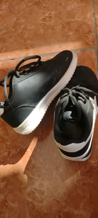 Zapatillas deportivas negras - miniatura 1
