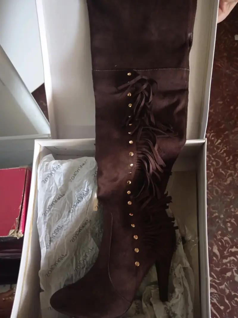 Botas altas marrones con flecos - 2