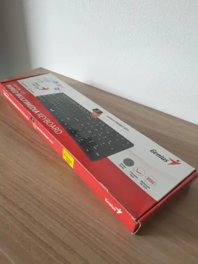 Teclado multimedia Genius cableado - miniatura 1