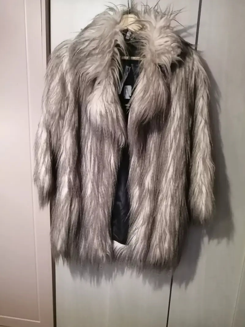 Abrigo peludo de moda - 4