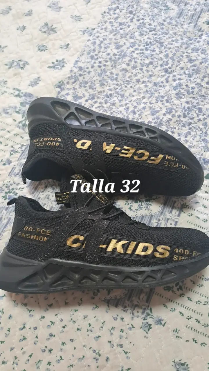Zapatillas negras infantiles talla 32 - 1