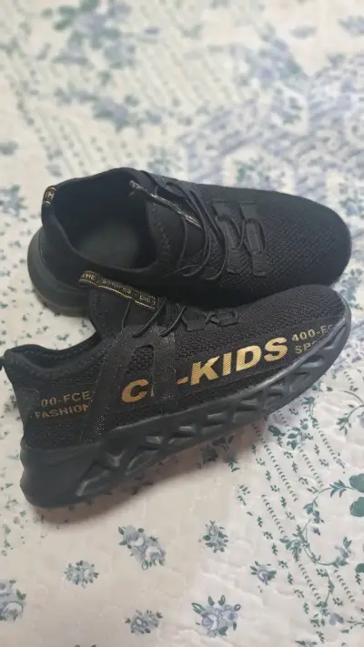 Zapatillas negras infantiles talla 32 - miniatura 2
