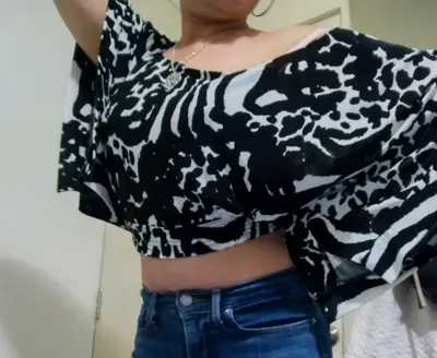 Blusa off-shoulder estampado animal - miniatura 3
