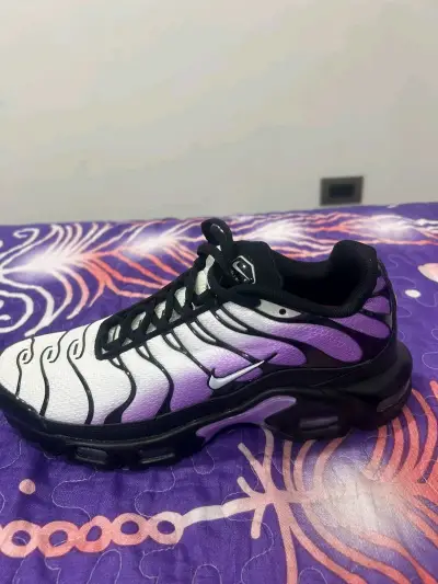 Zapatillas deportivas moradas negras - miniatura 1
