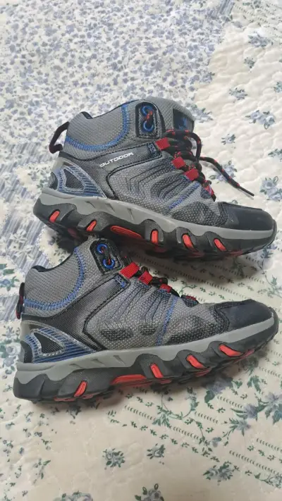 Botas de senderismo grises - miniatura 1