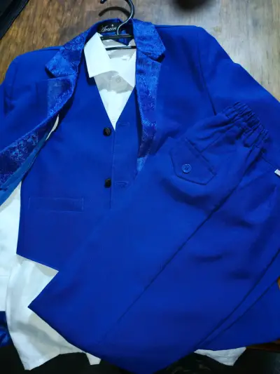 Traje formal azul con chaleco - miniatura 1