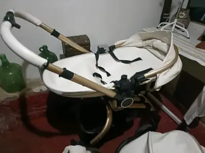 Coche de bebé con silla desmontable - miniatura 3