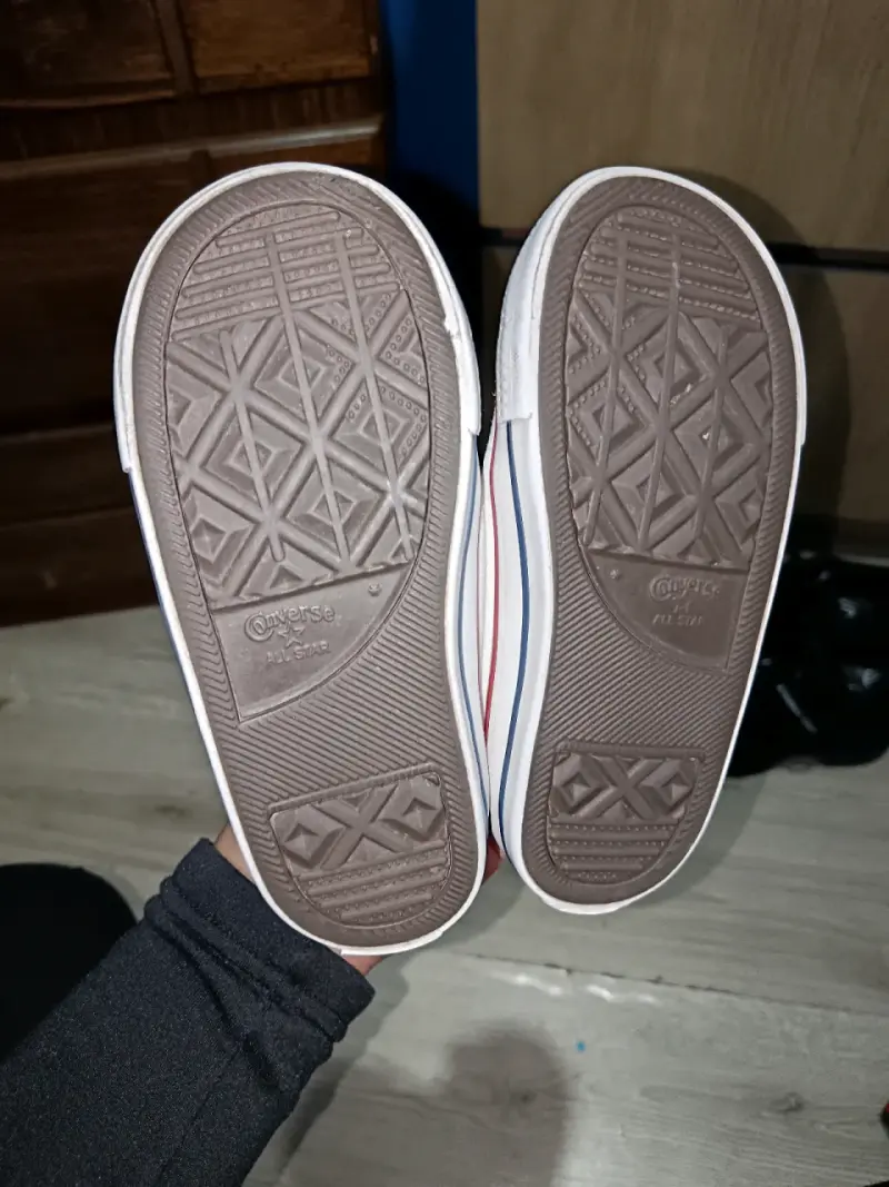 Zapatillas blancas Converse All Star - 2
