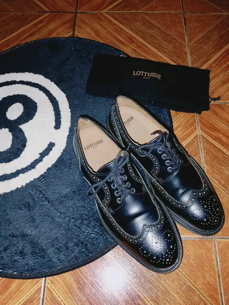 Zapatos de cuero Lottusse negros