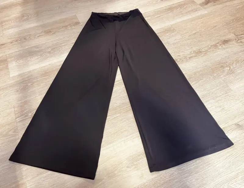 Pantalones palazzo negros - 1