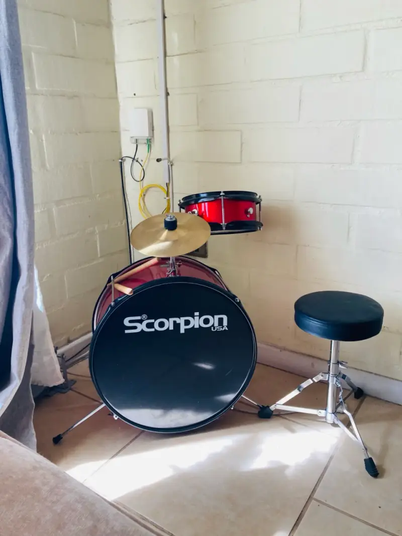 Batería Scorpion para niños
