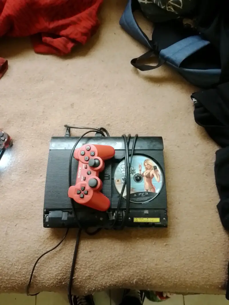 Consola PS3 con mando nuevo conversable - 1