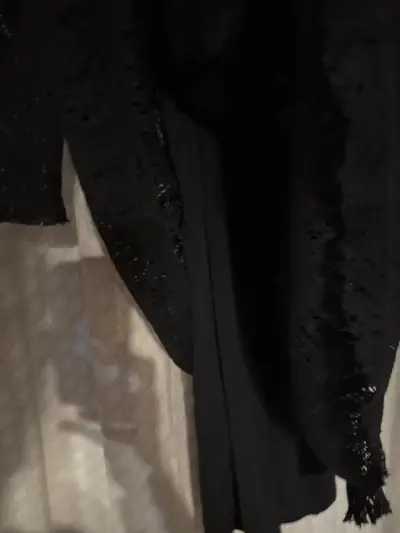 Vestido negro de encaje manga larga con forro - miniatura 3