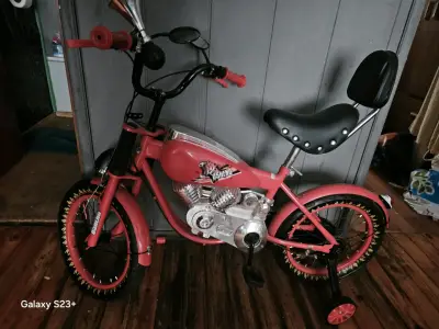 Bicicleta infantil roja sin detalles nueva - miniatura 2