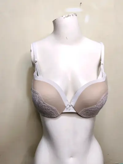 Sostén beige con encaje - miniatura 1