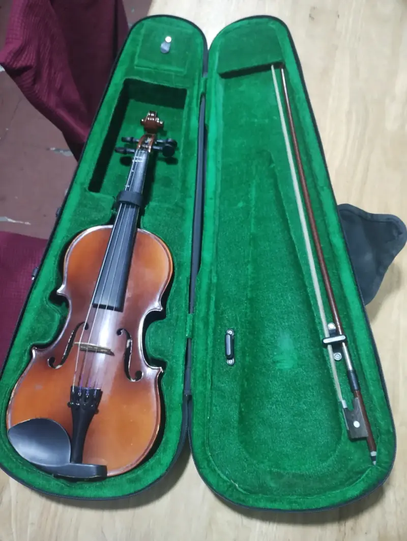 Violín con estuche y arco +recina - 1