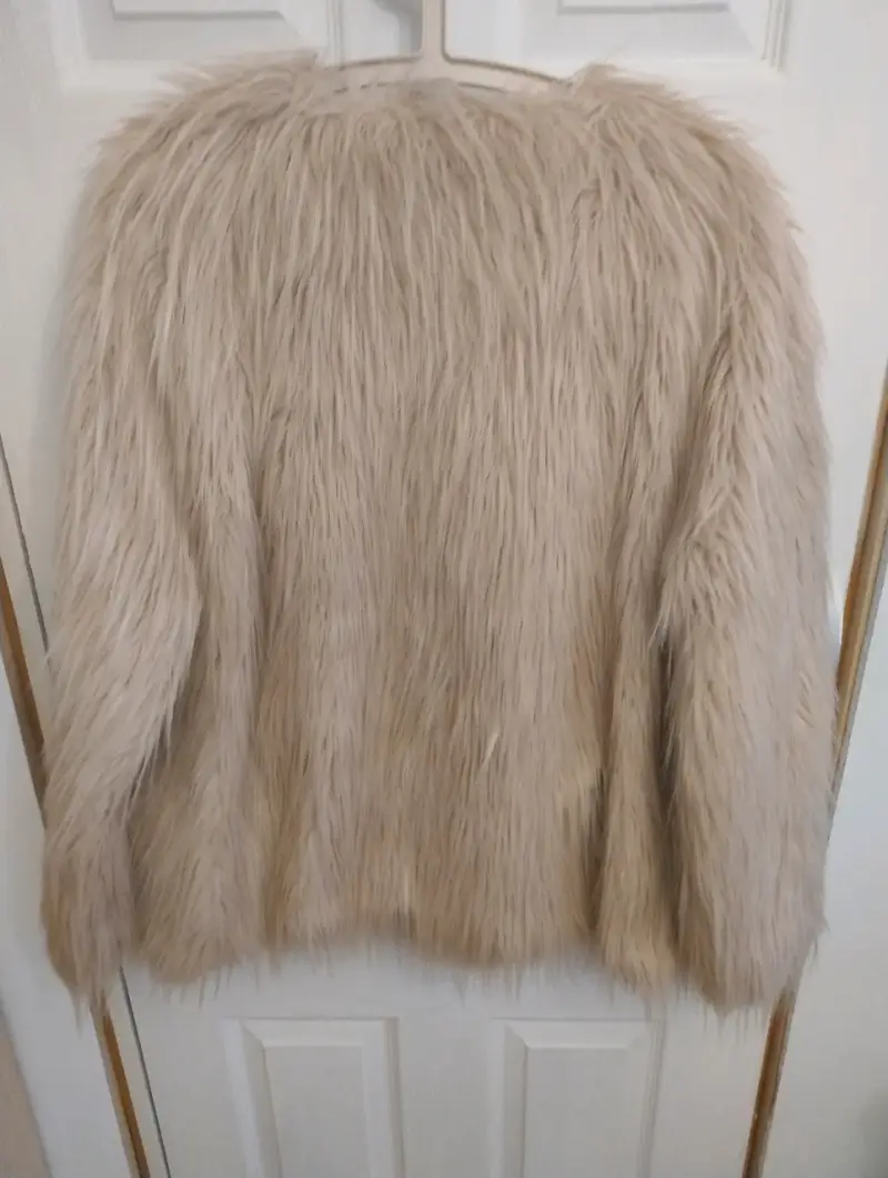 Chaqueta de piel sintética rosada. - 2