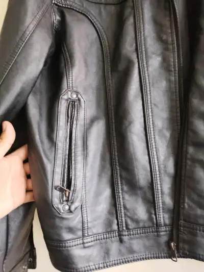 Chaqueta negra de cuero sintético - miniatura 2