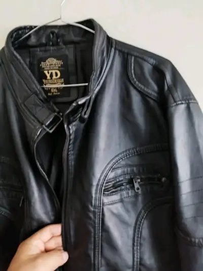 Chaqueta negra de cuero sintético - miniatura 5