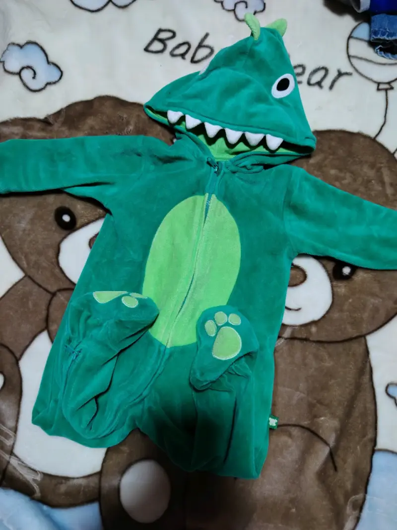 Disfraz de dinosaurio verde para niños