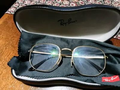 Lentes Ray-Ban dorados con estuche - miniatura 1
