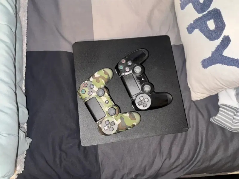 Consola PS4 con 2 controles - 2