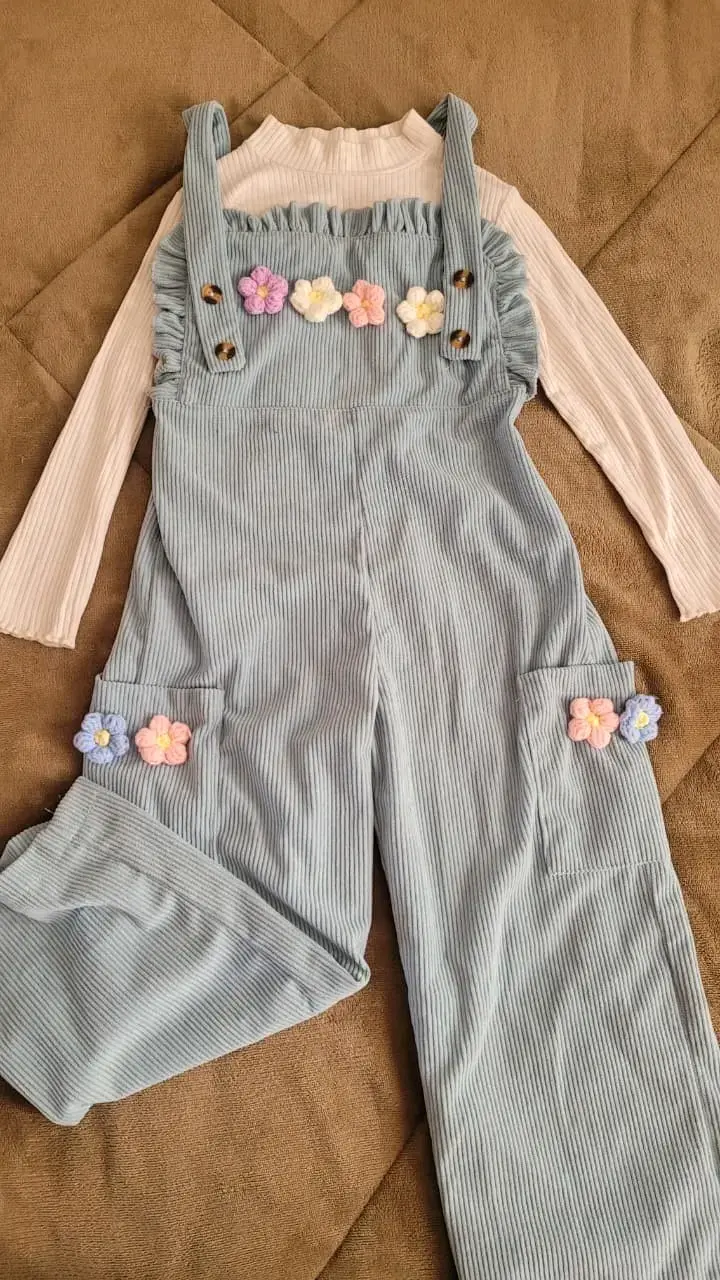 Terno de niña con flores