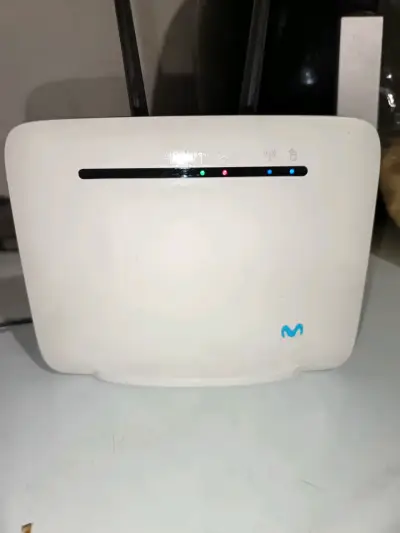 Router Movistar blanco - miniatura 1