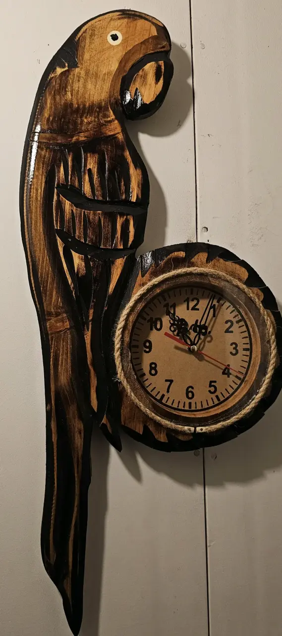 Reloj de pared tallado de loro - 1