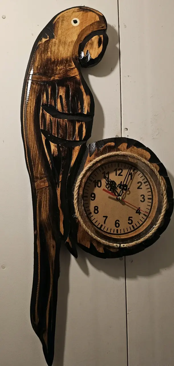 Reloj de pared tallado de loro - 2