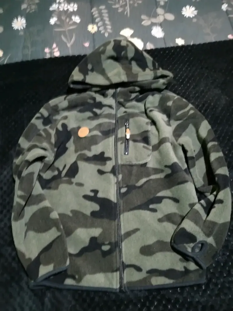 Poleron camuflaje,parka verde, jeans todo talla 10 - 1