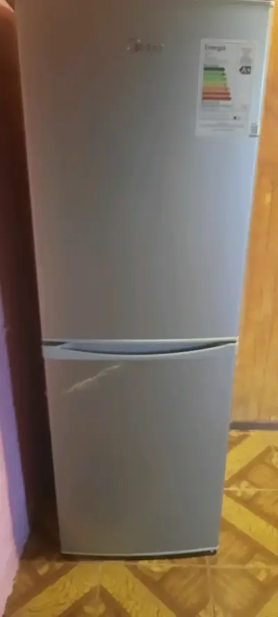 Refrigerador gris Midea - miniatura 1