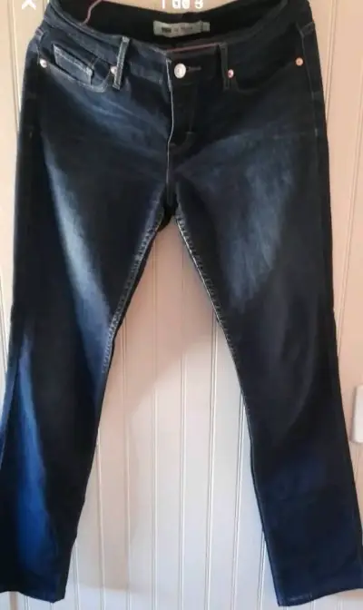 Jeans oscuros para mujer - miniatura 1