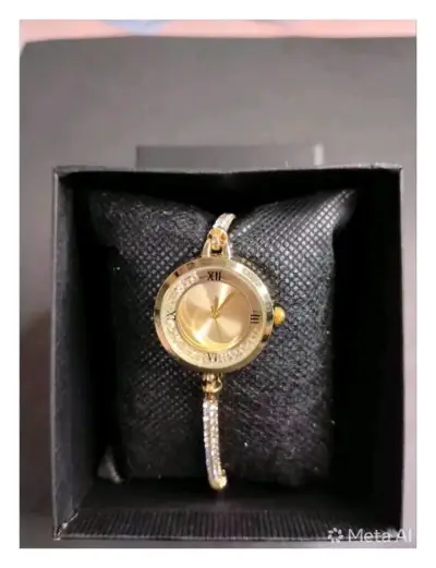 Reloj metálico elegante para mujer - miniatura 5