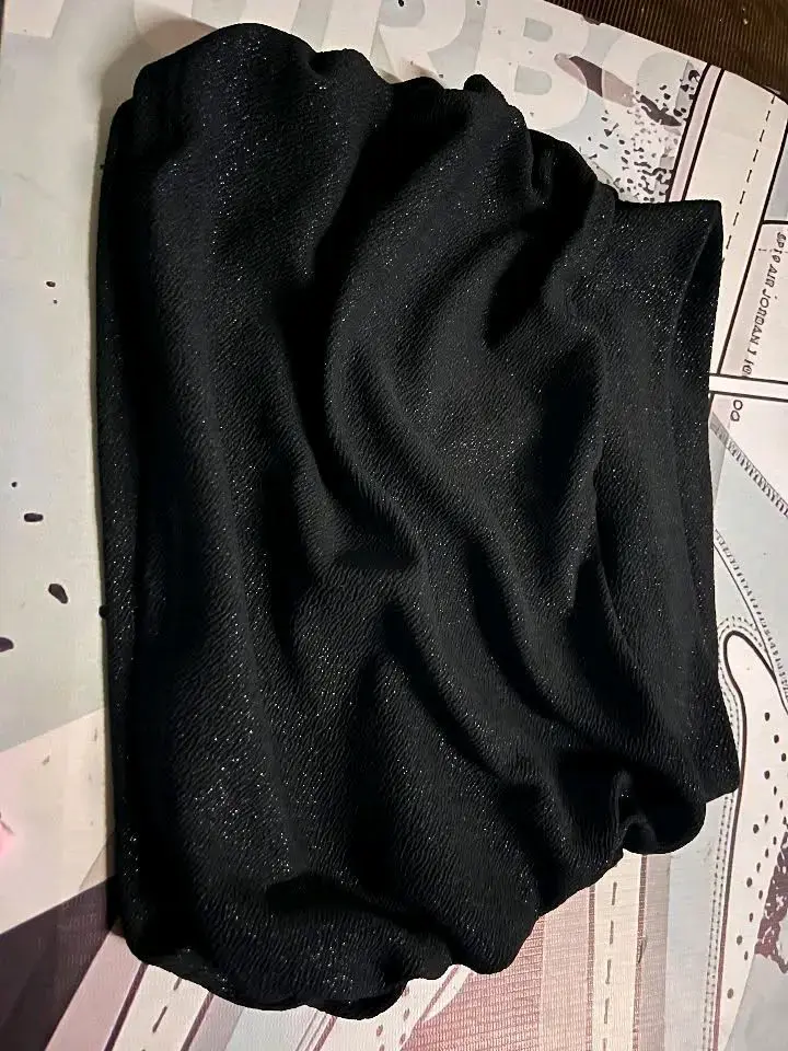 Falda negra brillante
