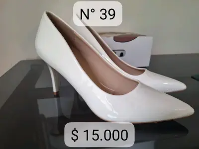 Zapatos y ropa - miniatura 1